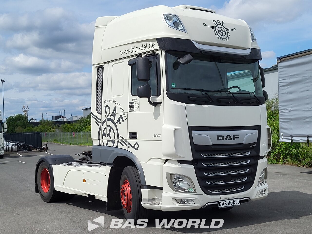 Front right : DAF XF 530 4X2 Trattore stradale