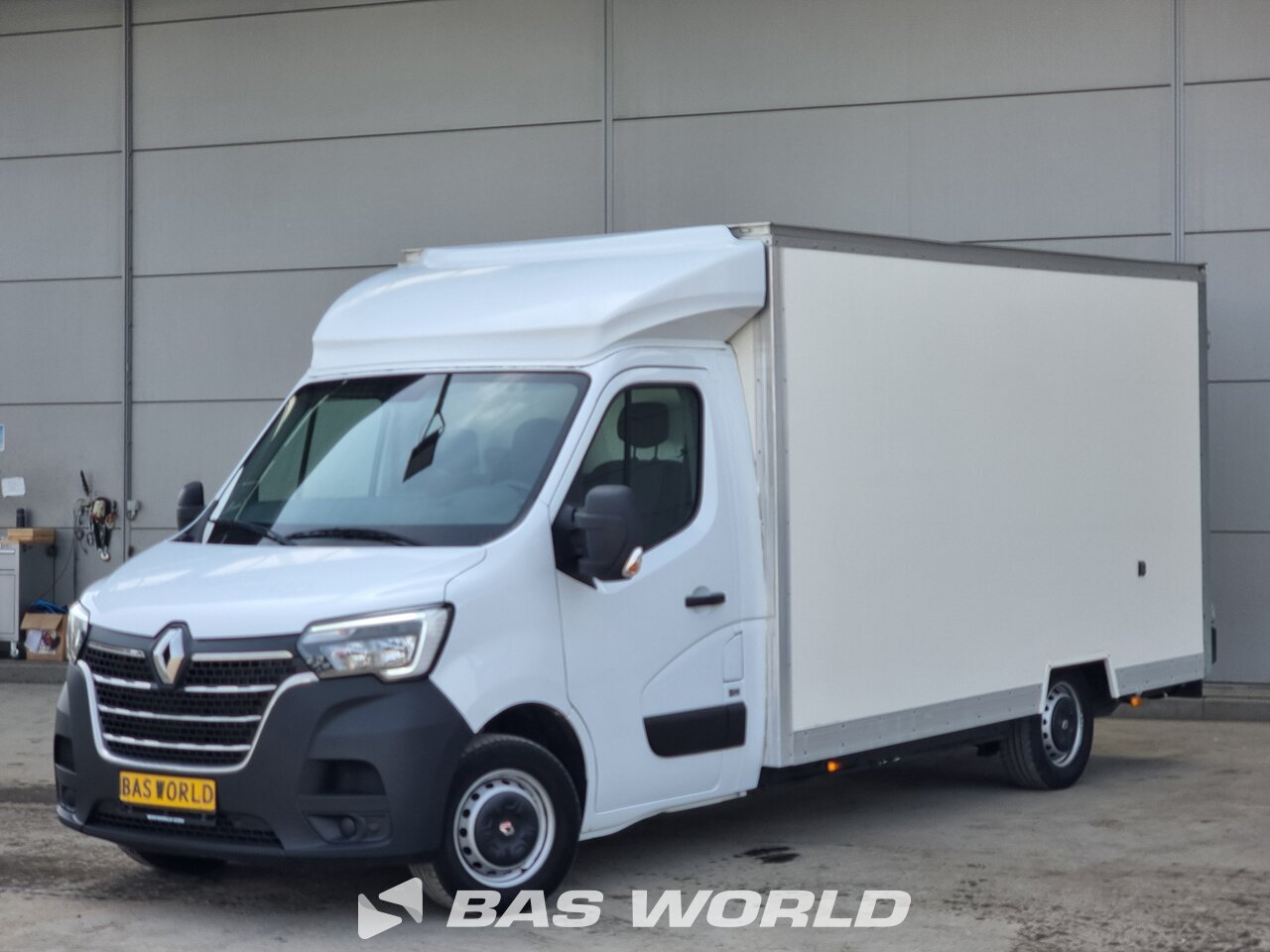 Front left : Renault Master 145PK Umpikorit rungot