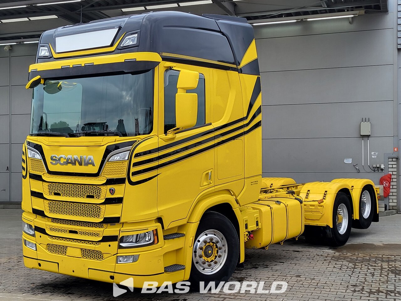 Front left : Scania R730 6X2 Chassis lastbil