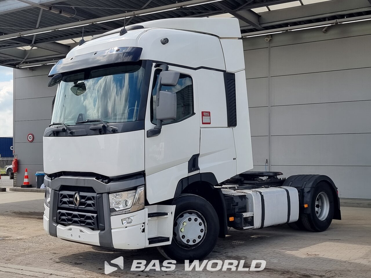 Front left : Renault T 480 4X2 Trækker