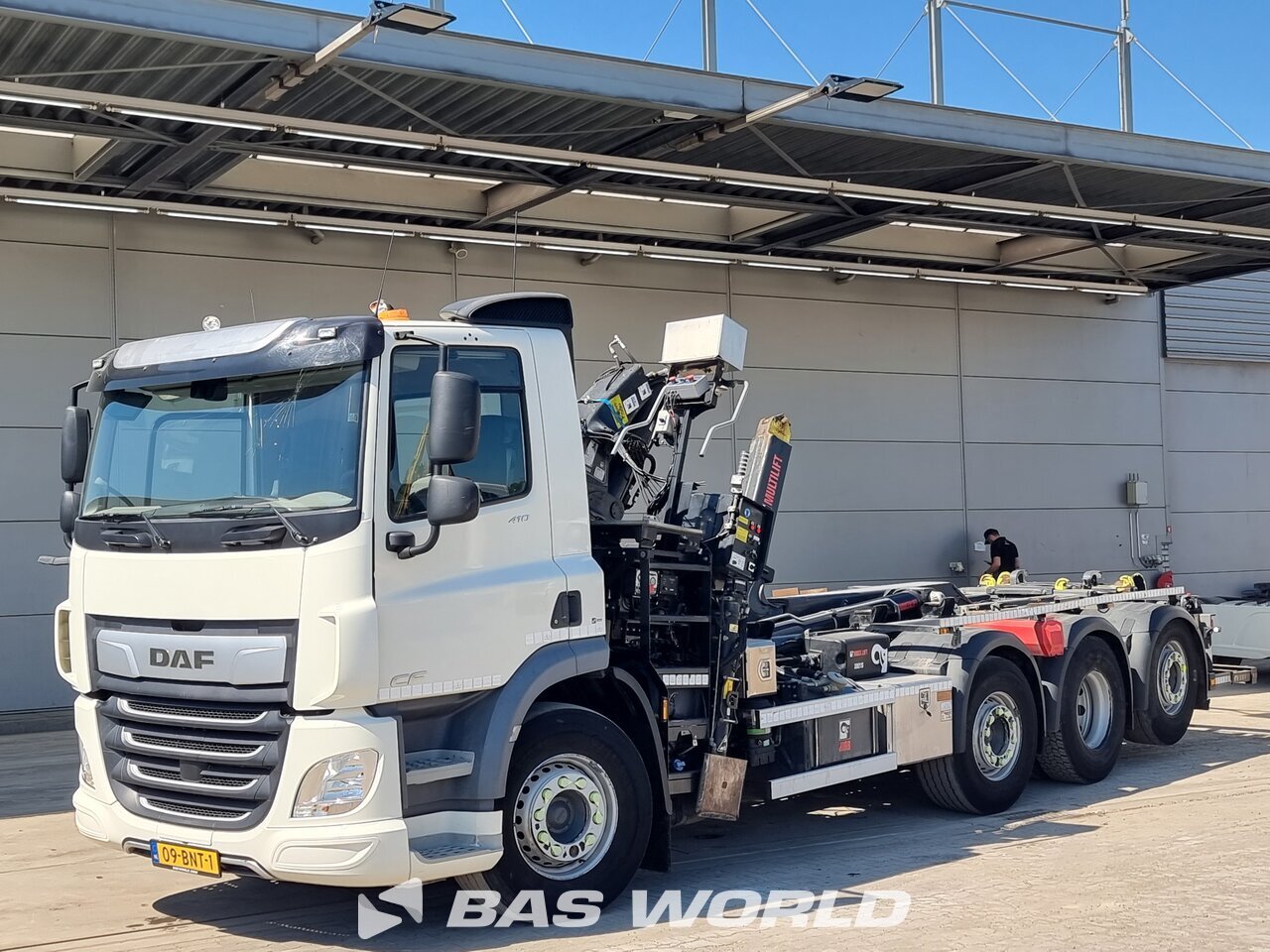 Front left : DAF CF 410 8X2 Hiab (XR21S61) Koukkulava kuorma-auto