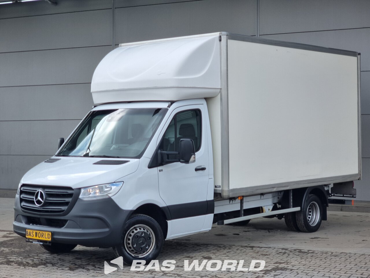 Front left : Mercedes Sprinter 514 CDI Umpikorit rungot