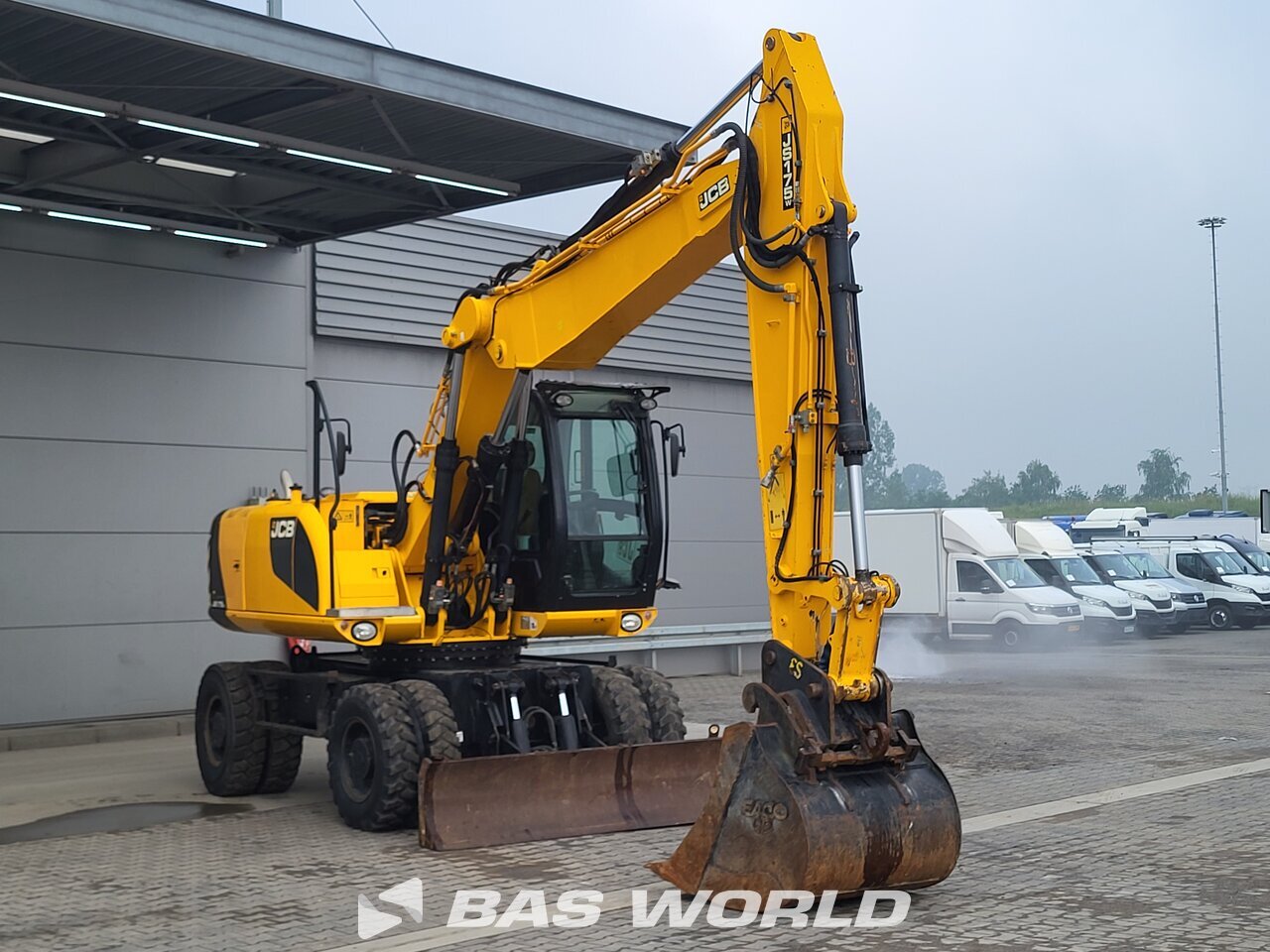 Front right : JCB Gravemaskine på hjul