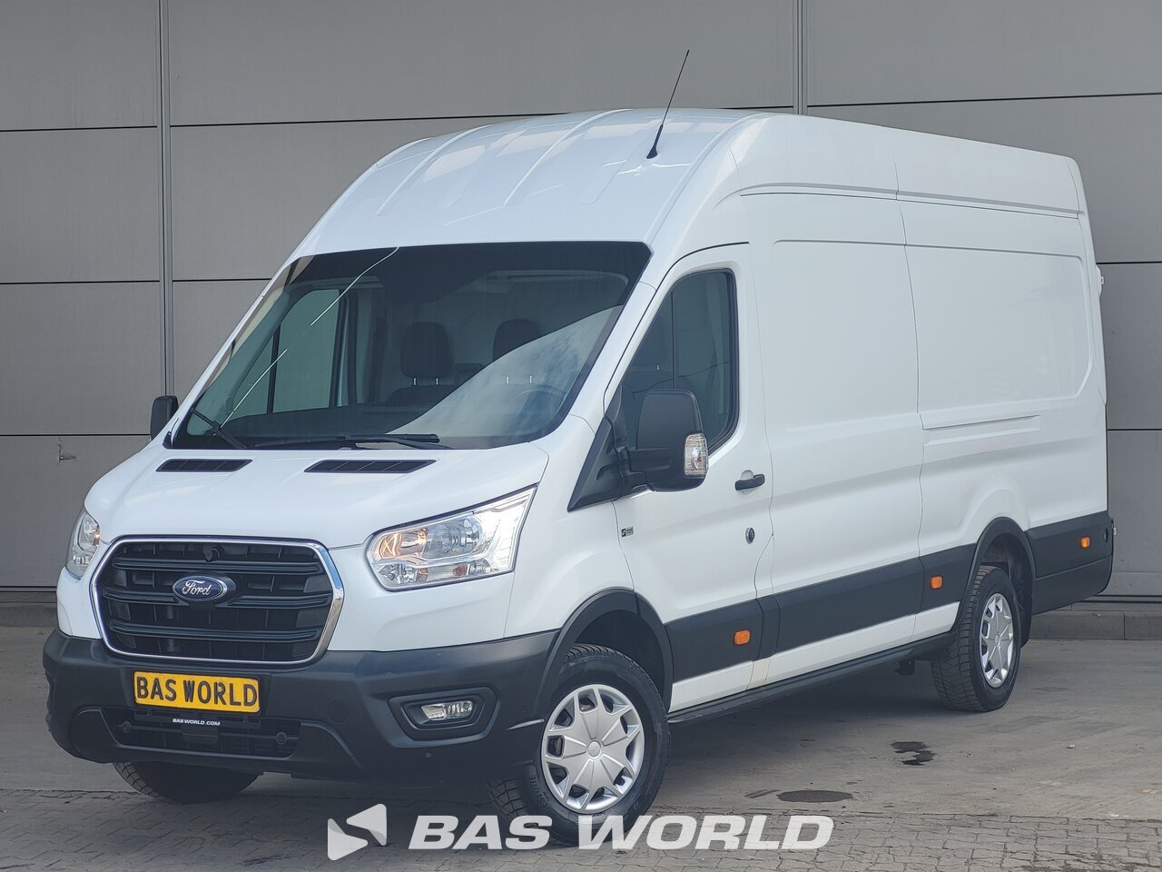 Front left : Ford Transit 130pk Lukket varevogn