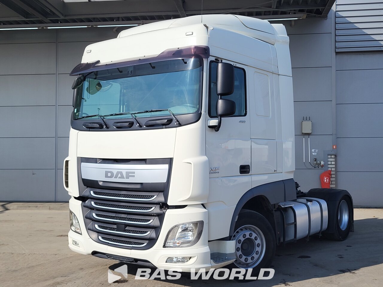 Front left : DAF XF 460 4X2 Trækker