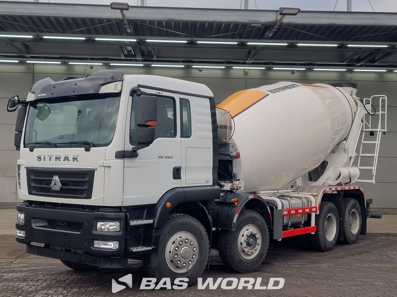 Front left : Sitrak 8X4 Liebherr Concrete mixer Truck