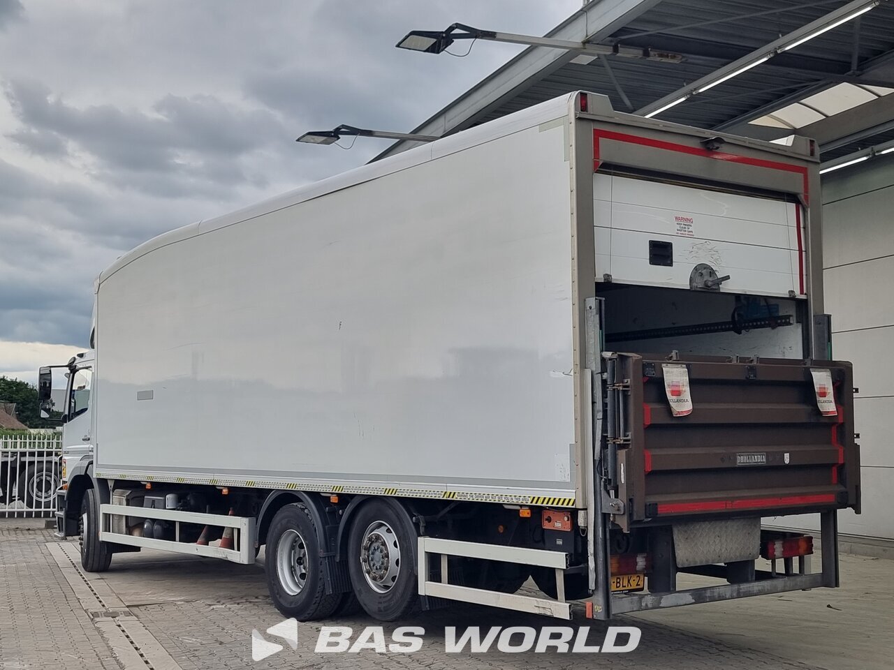 Other : Mercedes Axor 2533 6X2 Solomon Camion frigorific