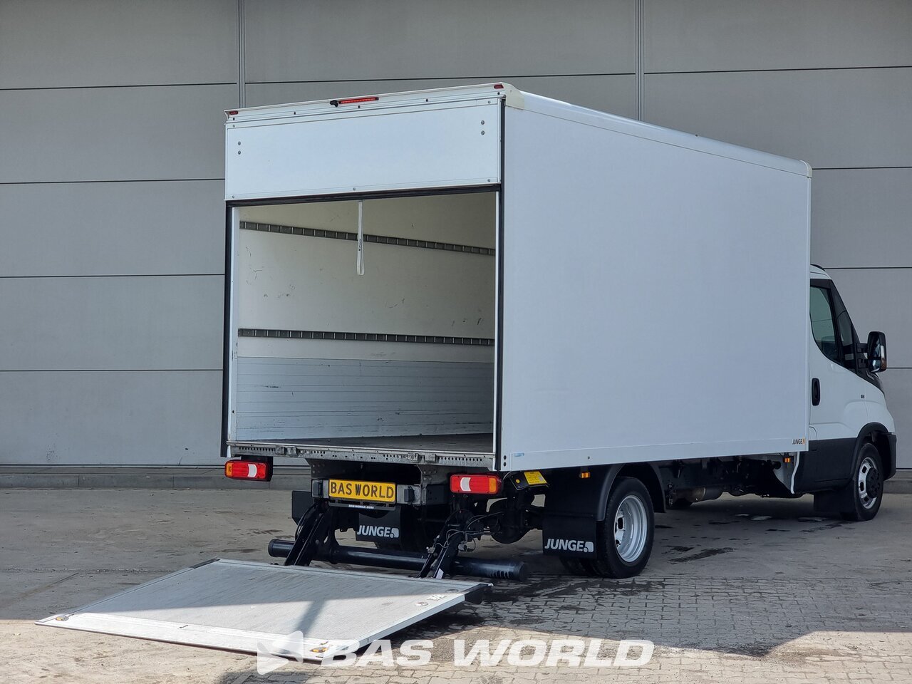 Other : Iveco Daily 35C16 صندوق مغلق