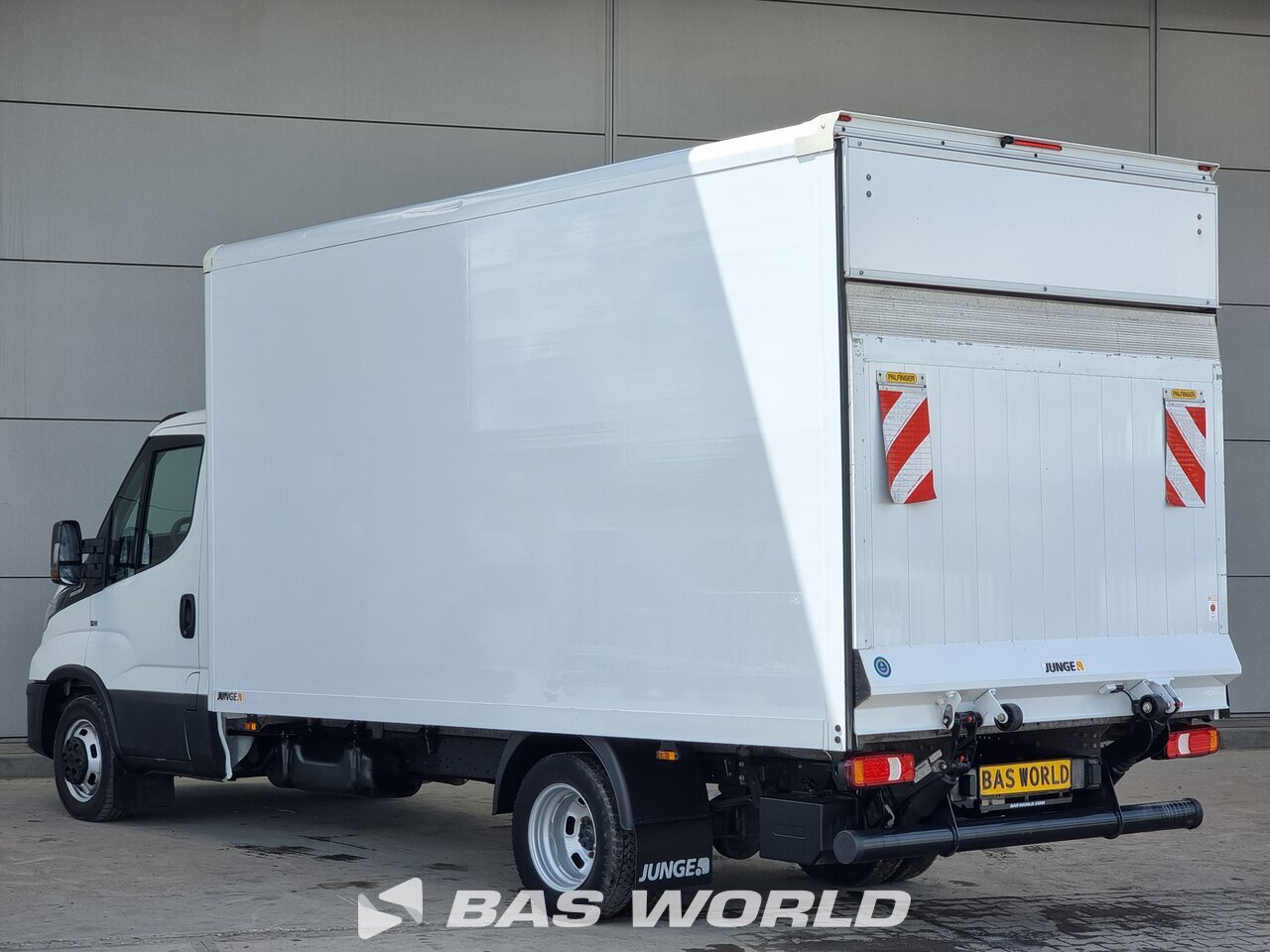 Other : Iveco Daily 35C16 صندوق مغلق