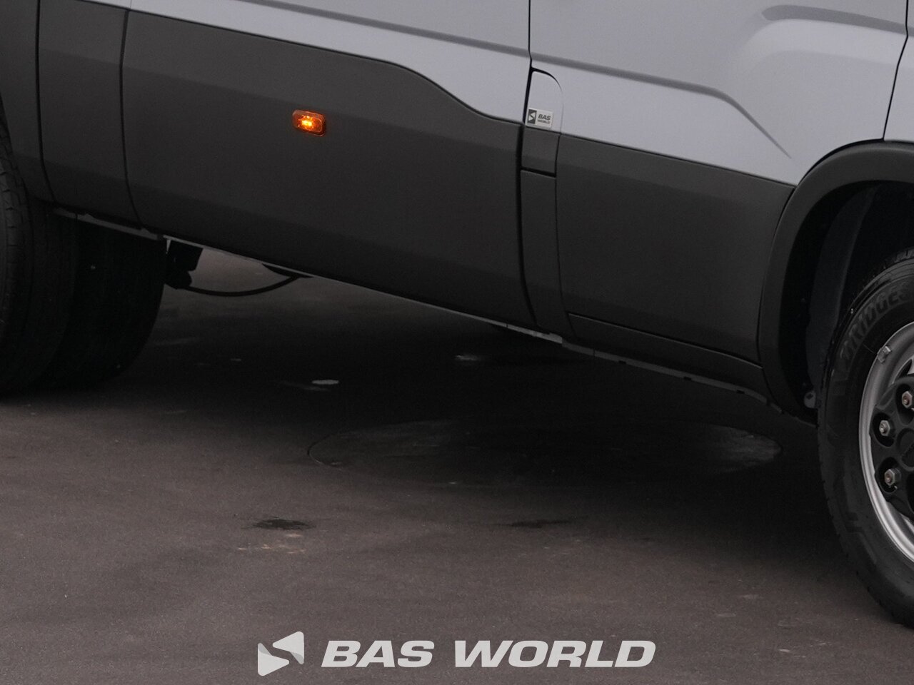 Other : Iveco Daily 35C21 Затворен ван