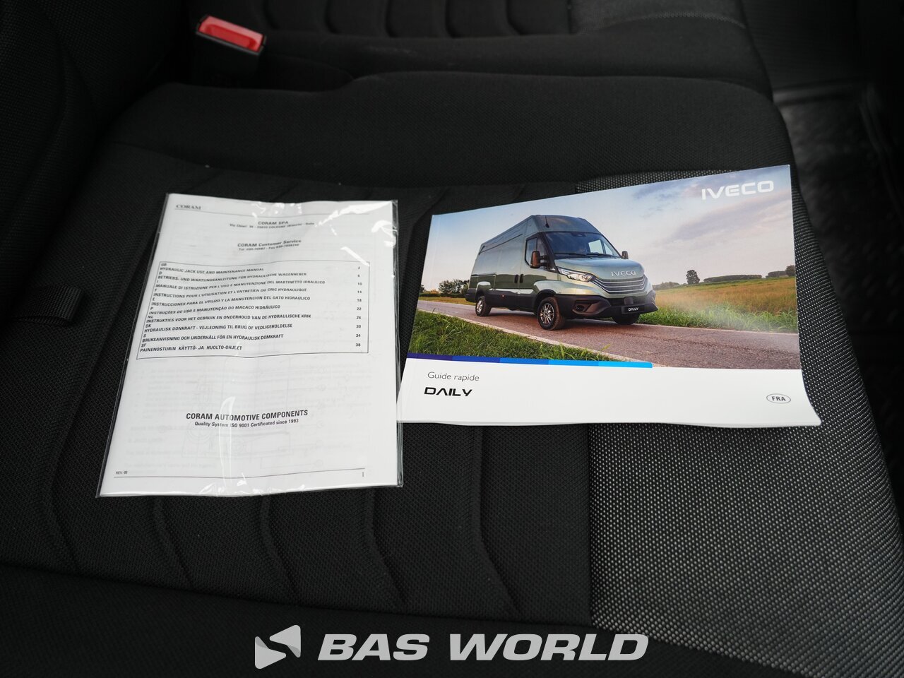 Other : Iveco Daily 35C21 Затворен ван