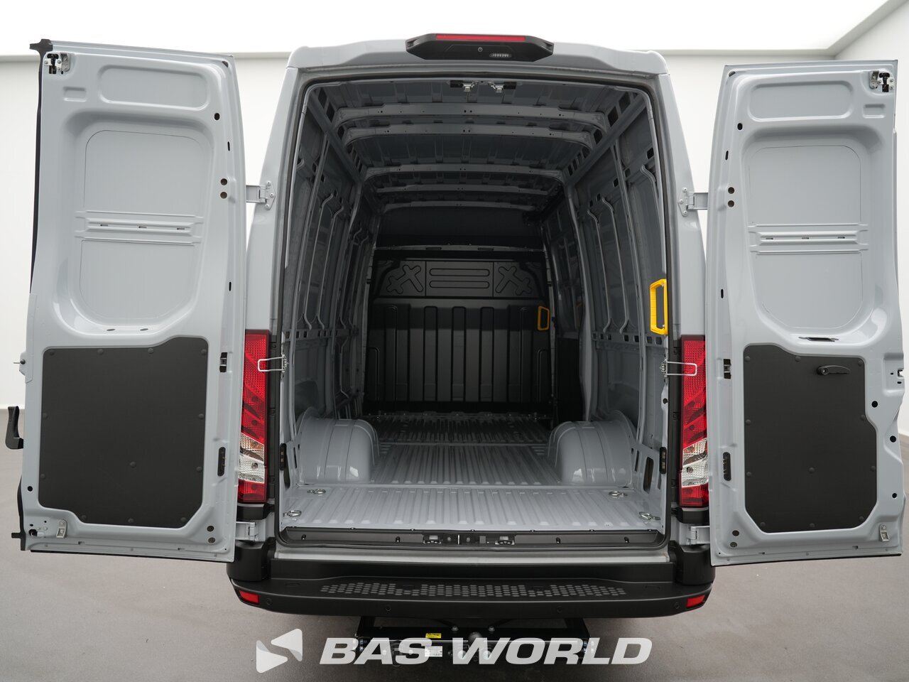 Other : Iveco Daily 35C21 Затворен ван
