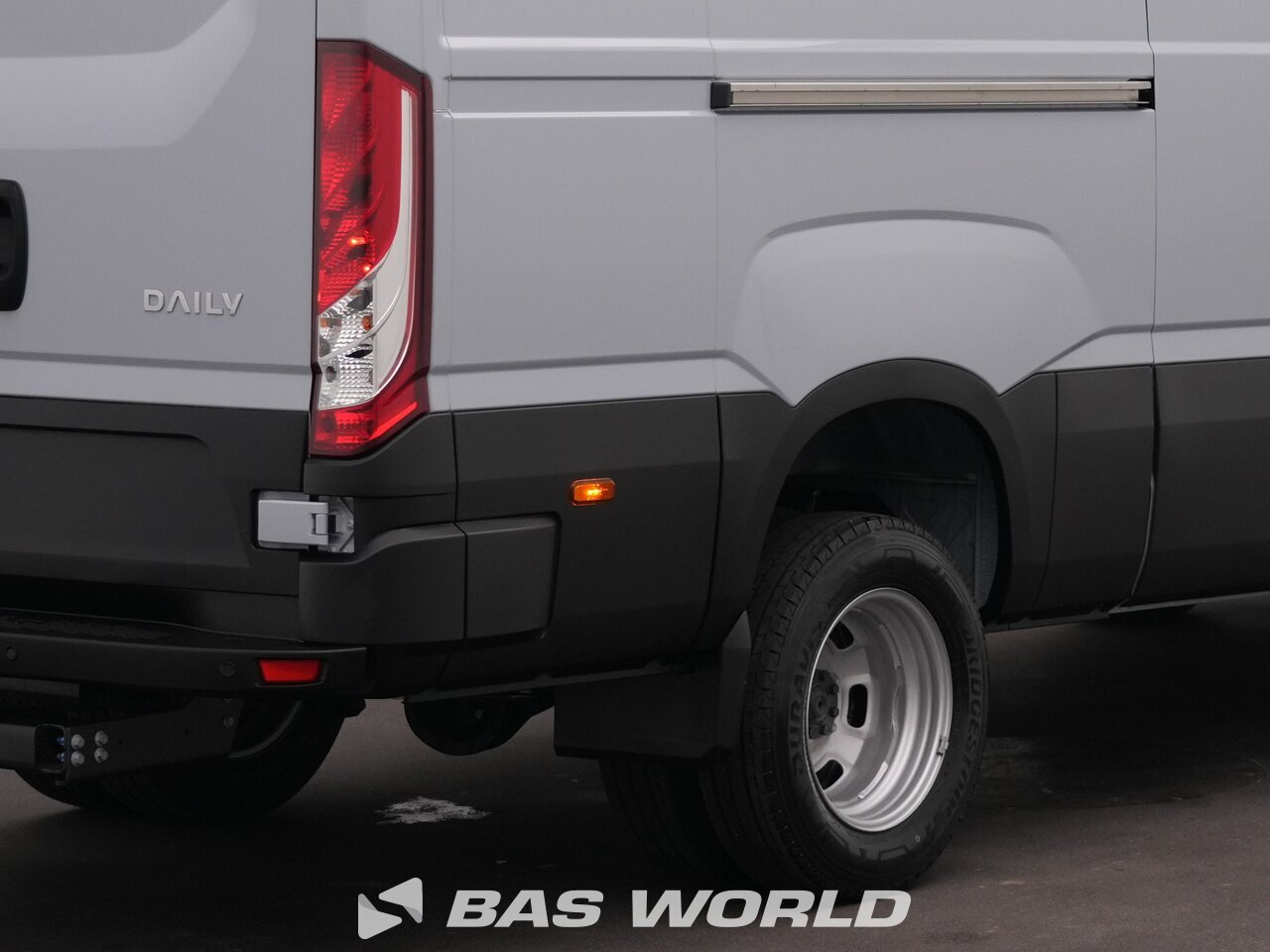 Other : Iveco Daily 35C21 Затворен ван