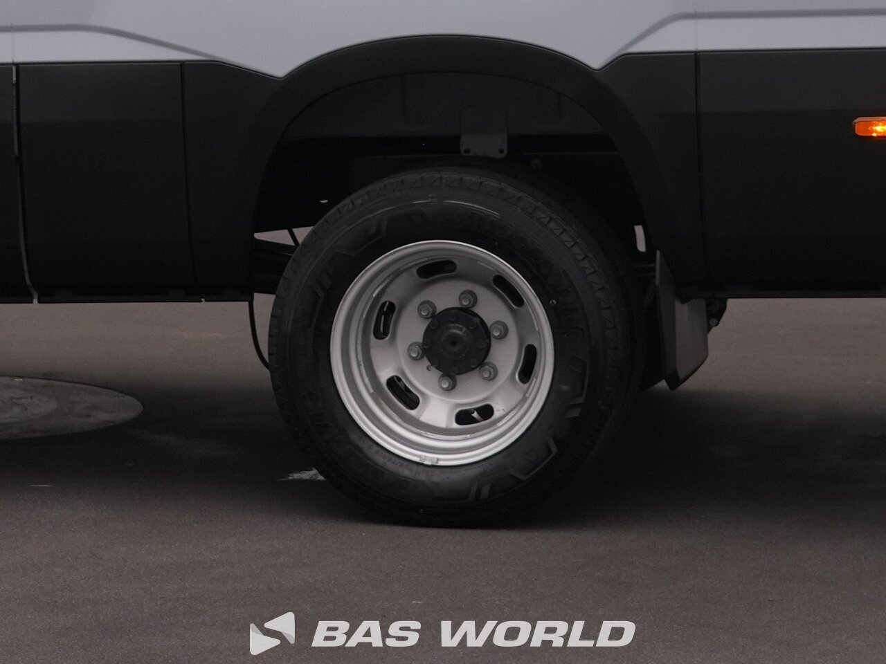 Other : Iveco Daily 35C21 Затворен ван