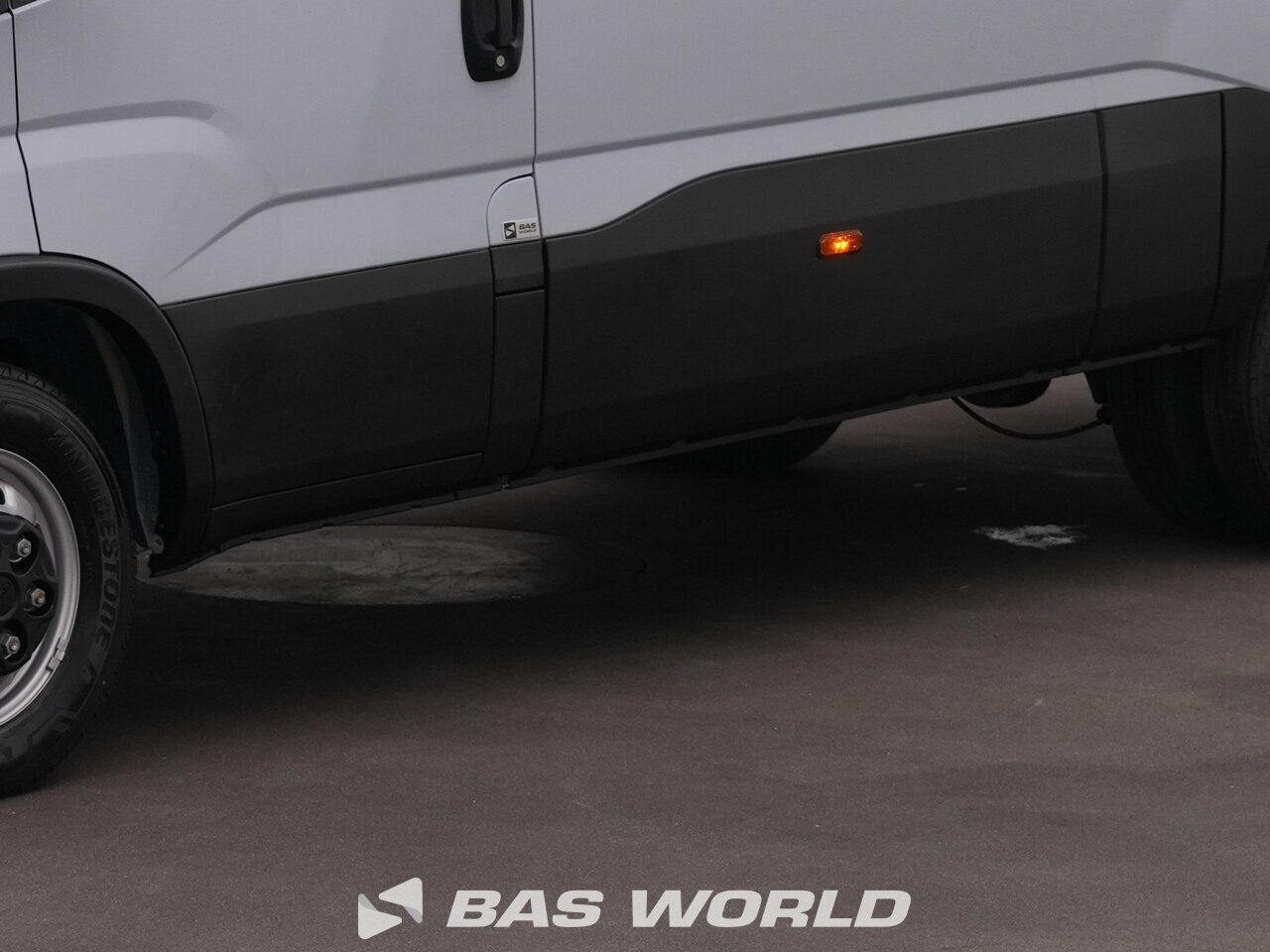 Other : Iveco Daily 35C21 Затворен ван