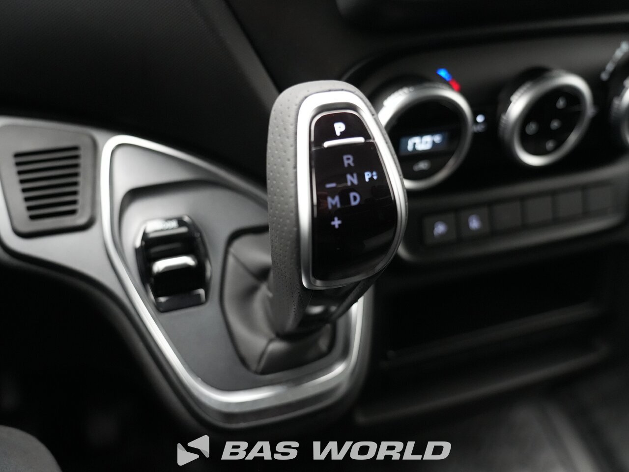Other : Iveco Daily 35C21 Затворен ван