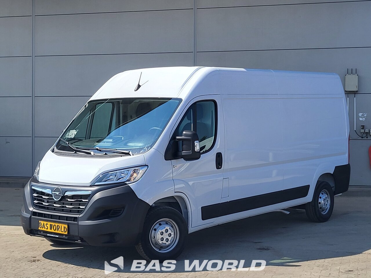 Front left : Opel Movano 140PK Lukket varevogn
