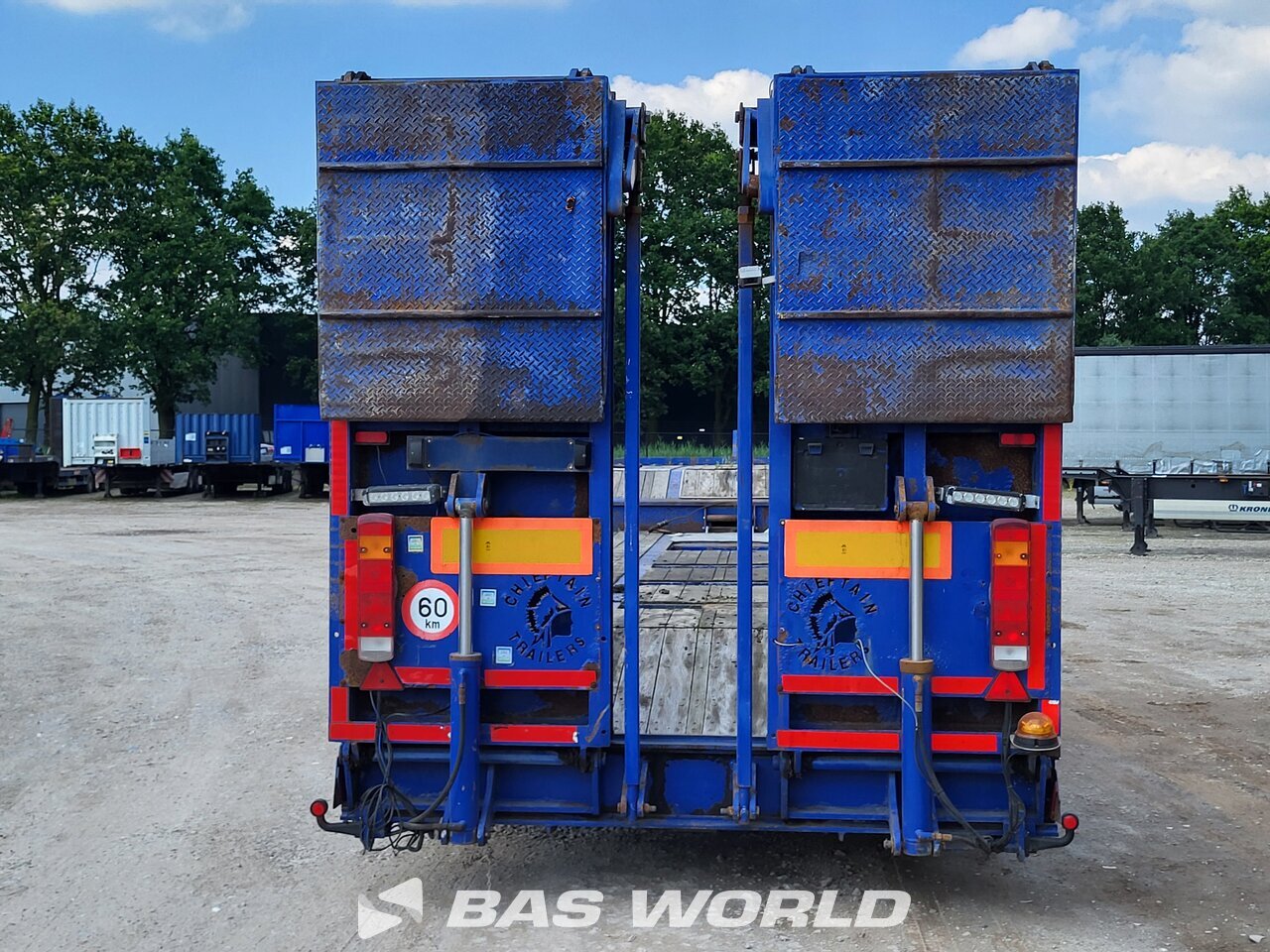 Chieftain Low loader semi-trailer - BAS World, image size:1280x960