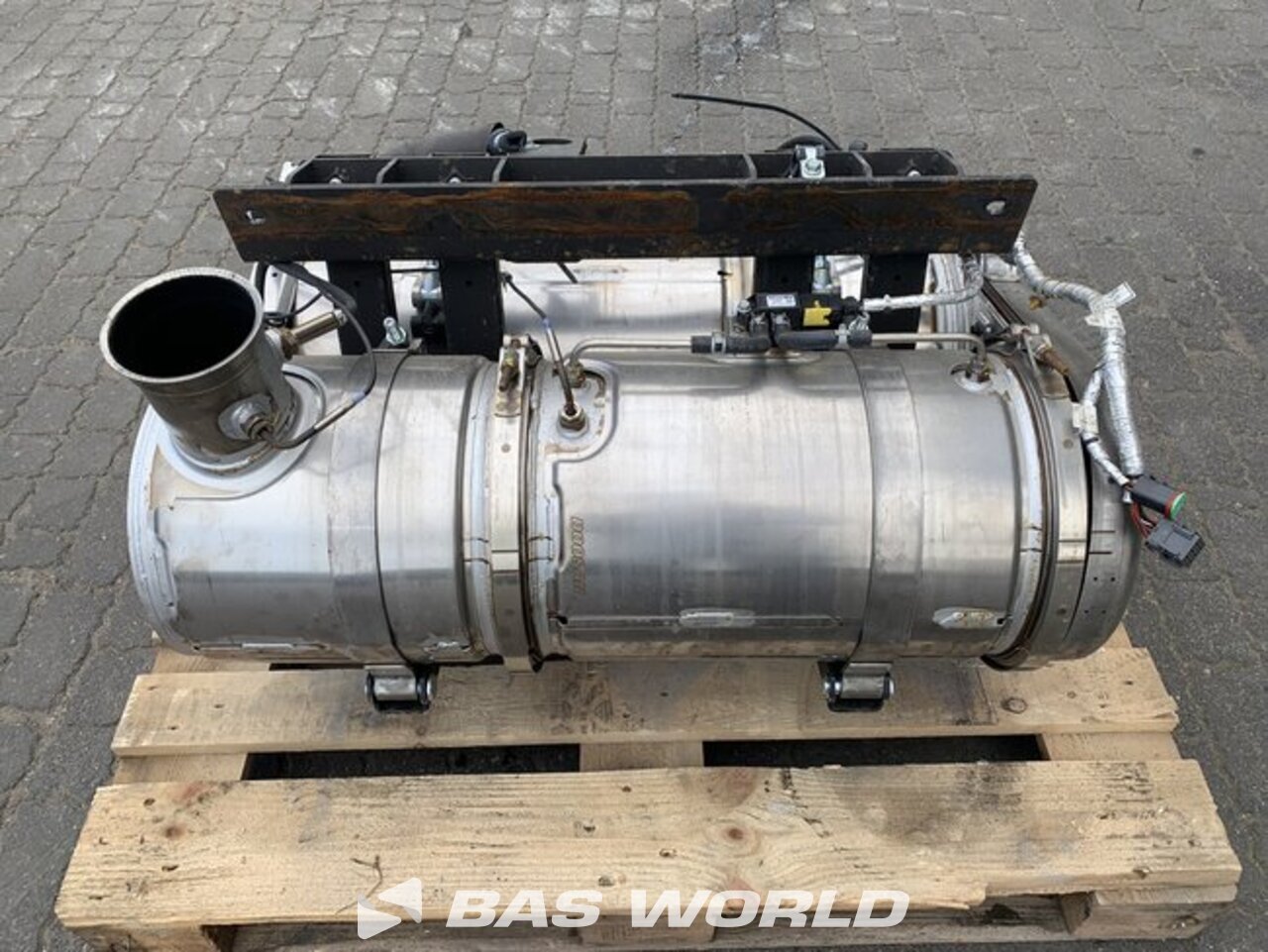 Front left : Doosan DL08-MFE00 Overig