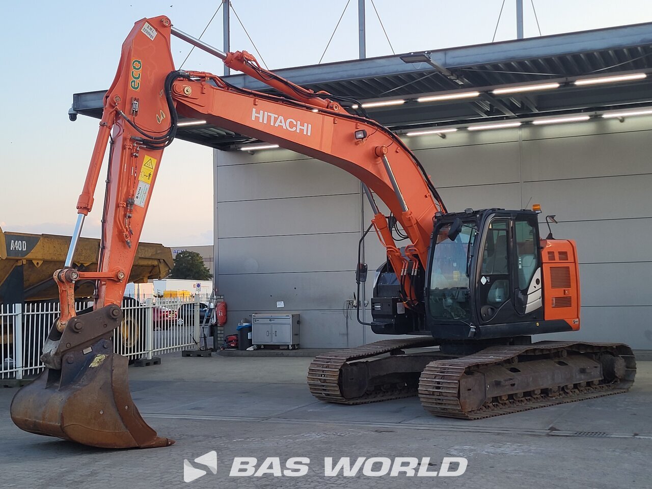 Hitachi ZX225 USLC -5 raupenbagger - BAS World