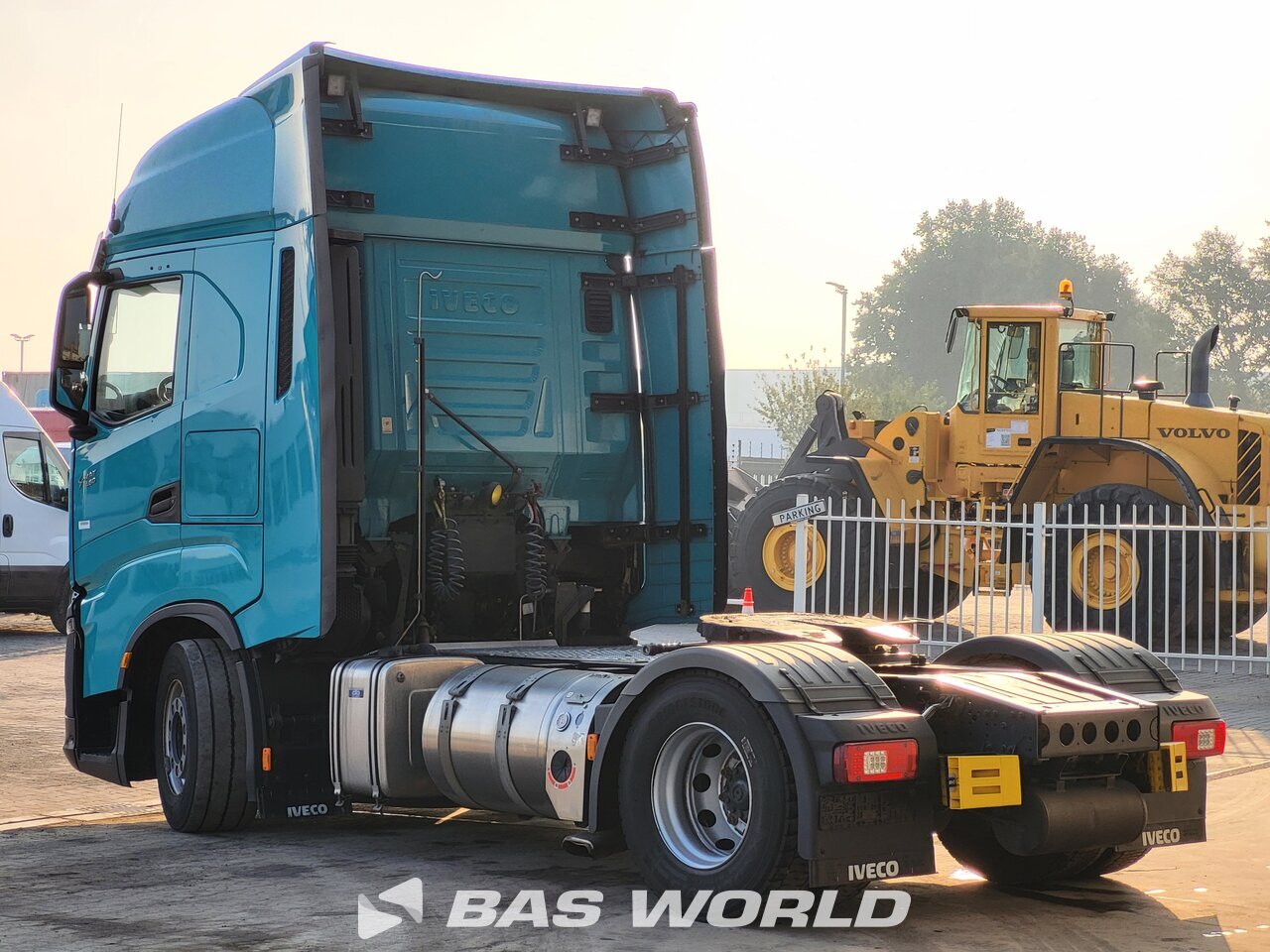 Other : Iveco S-Way 460 4X2 Trekker