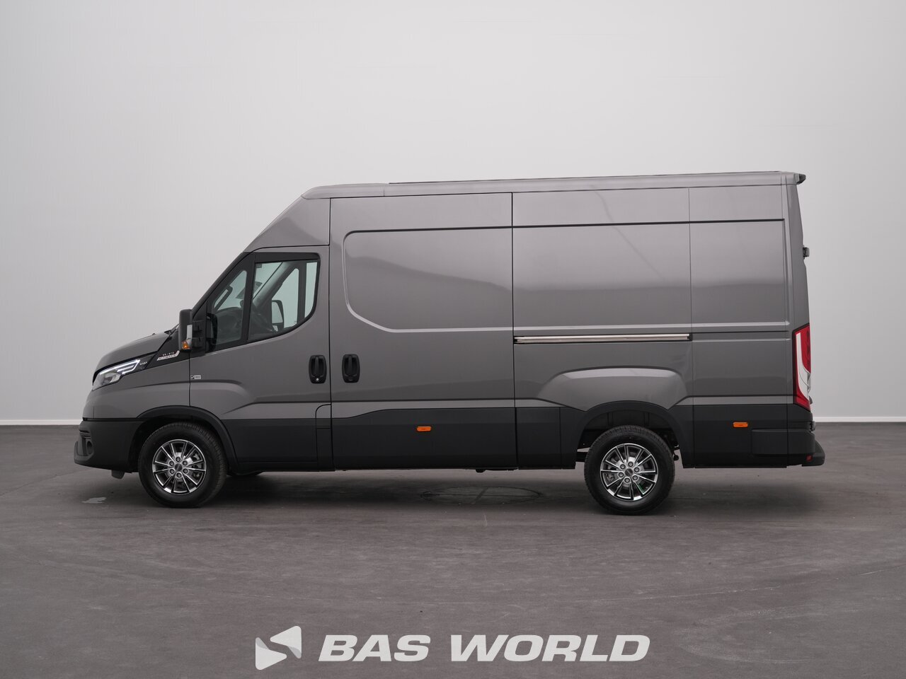 Other : Iveco Daily 35S21 Затворен ван