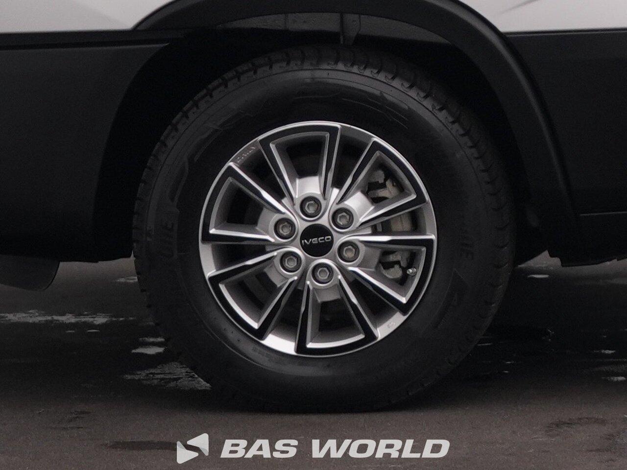 Other : Iveco Daily 35S21 Затворен ван