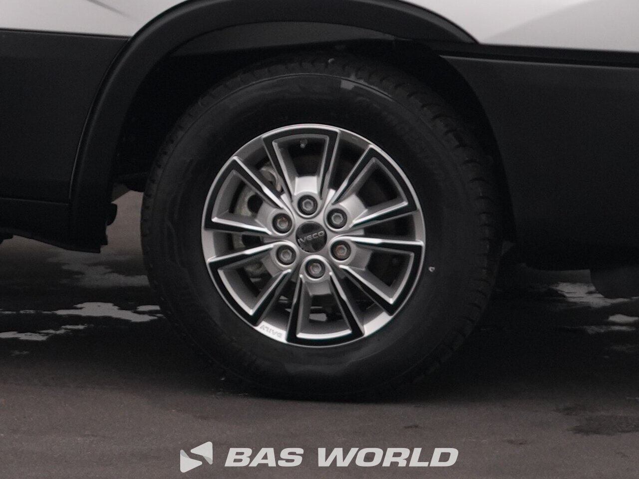 Other : Iveco Daily 35S21 Затворен ван