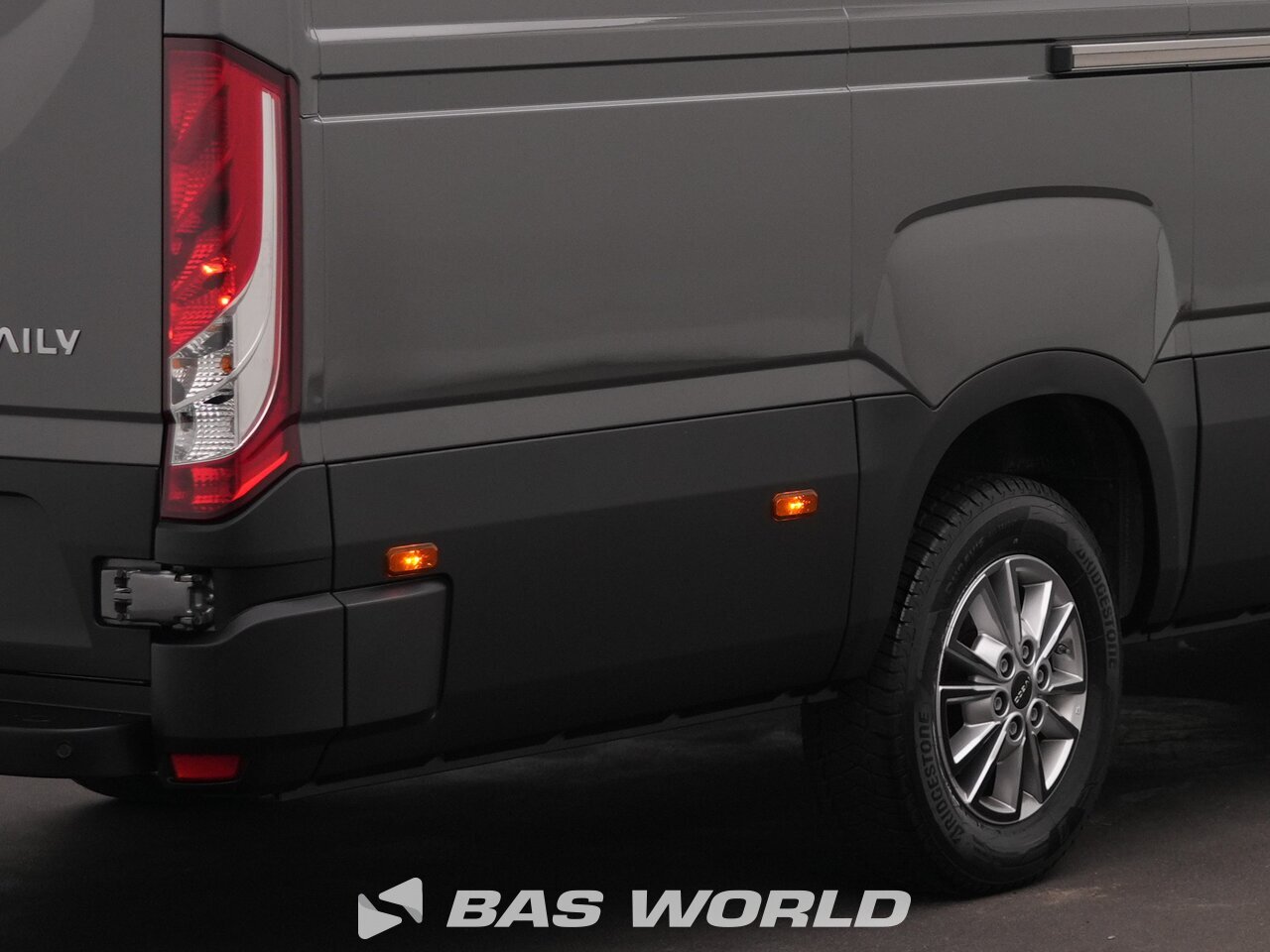 Other : Iveco Daily 35S21 شاحنة خفيفة بصندوق مغلق