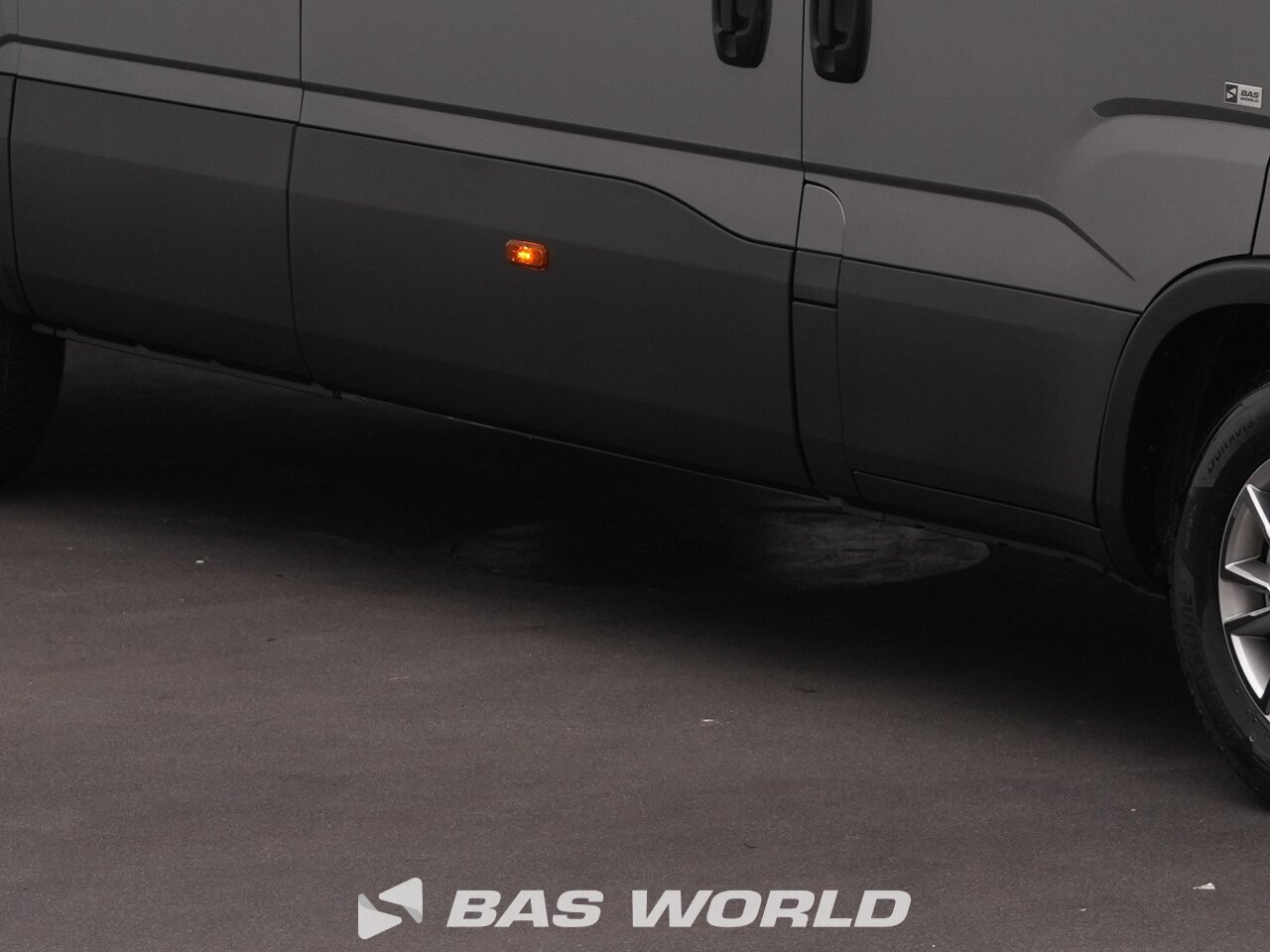 Other : Iveco Daily 35S21 شاحنة خفيفة بصندوق مغلق