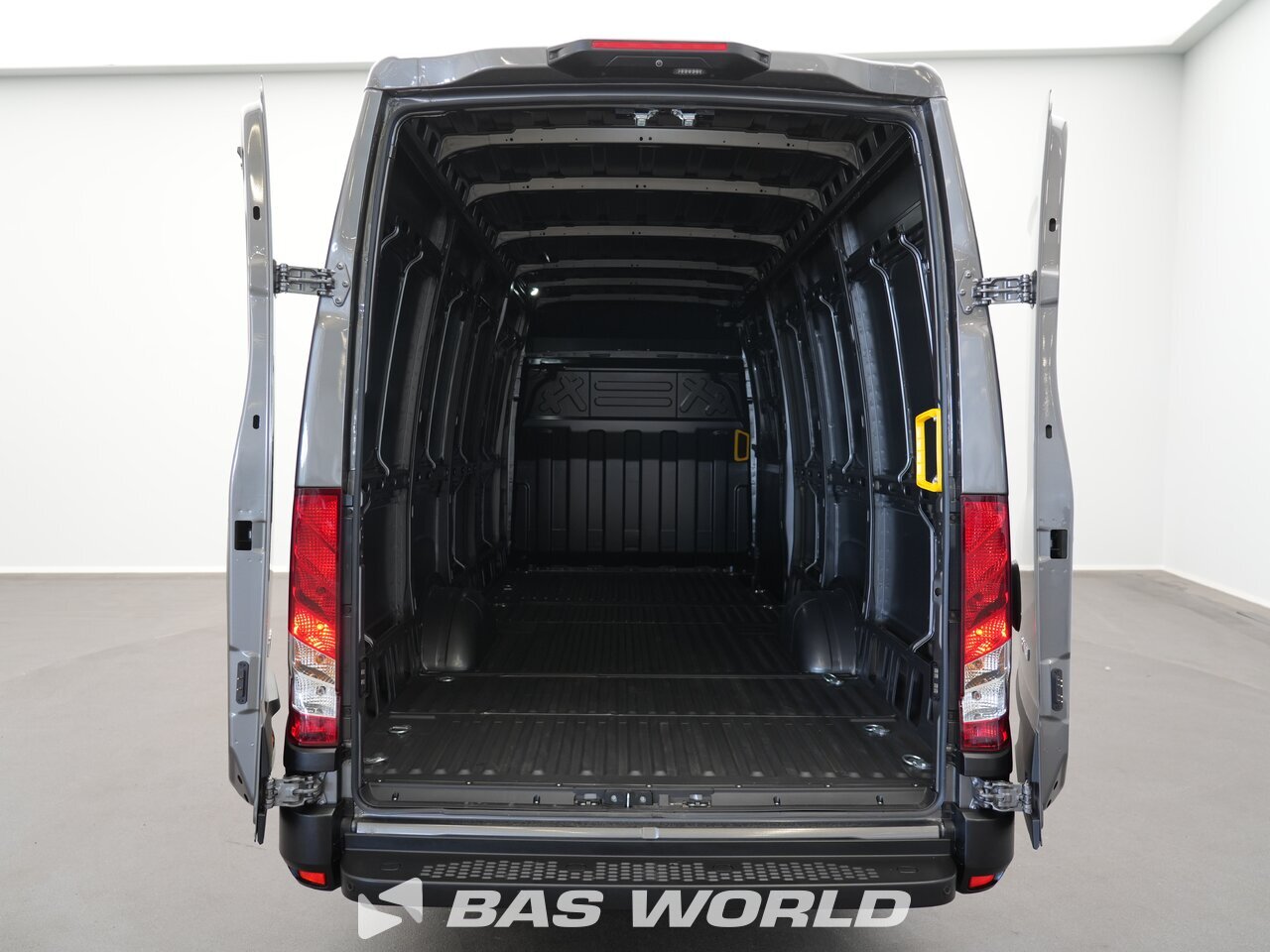 Other : Iveco Daily 35S21 شاحنة خفيفة بصندوق مغلق