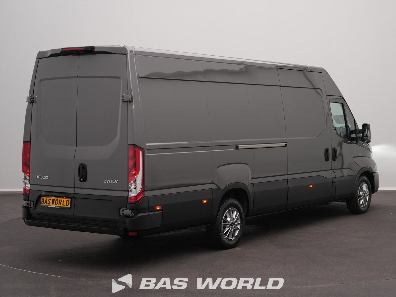 Other : Iveco Daily 35S21 شاحنة خفيفة بصندوق مغلق
