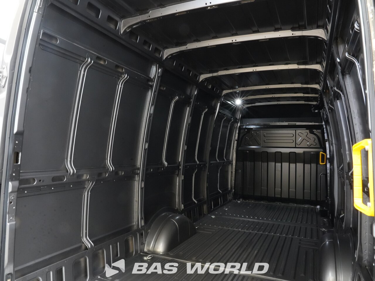 Other : Iveco Daily 35S21 Затворен ван