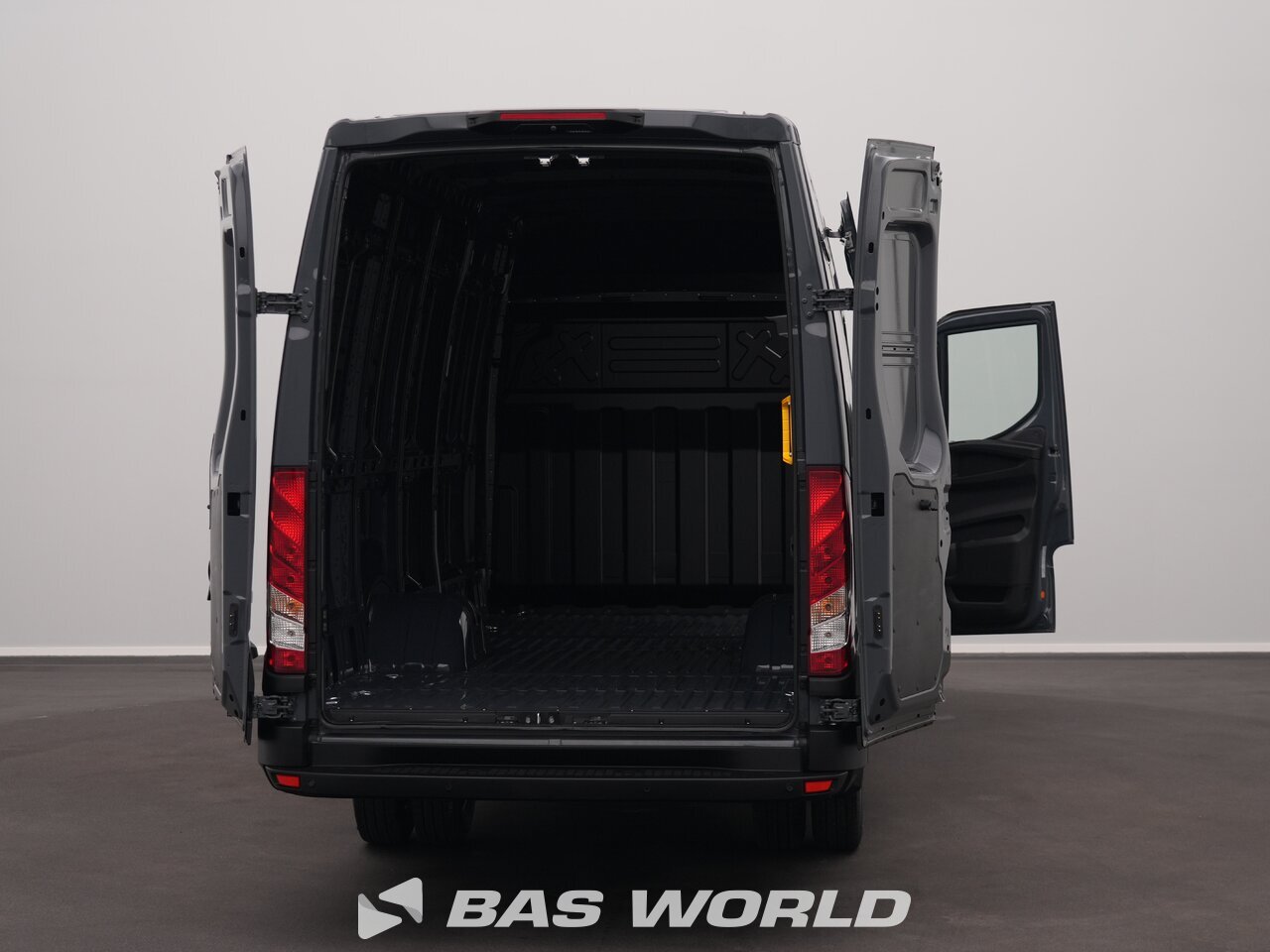 Other : Iveco Daily 35C21 شاحنة خفيفة بصندوق مغلق