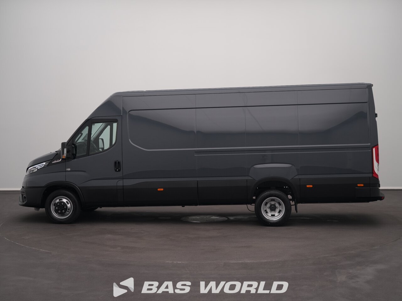 Other : Iveco Daily 35C21 شاحنة خفيفة بصندوق مغلق