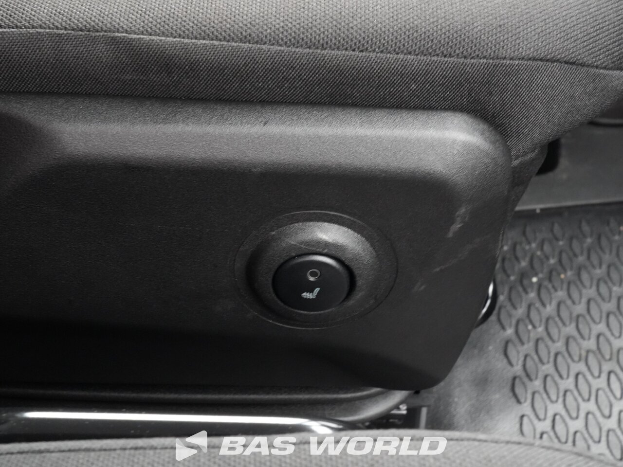 Other : Iveco Daily 35C21 شاحنة خفيفة بصندوق مغلق
