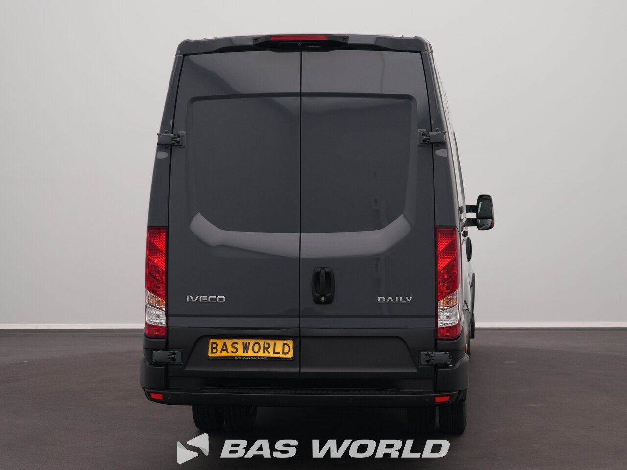 Other : Iveco Daily 35C21 شاحنة خفيفة بصندوق مغلق