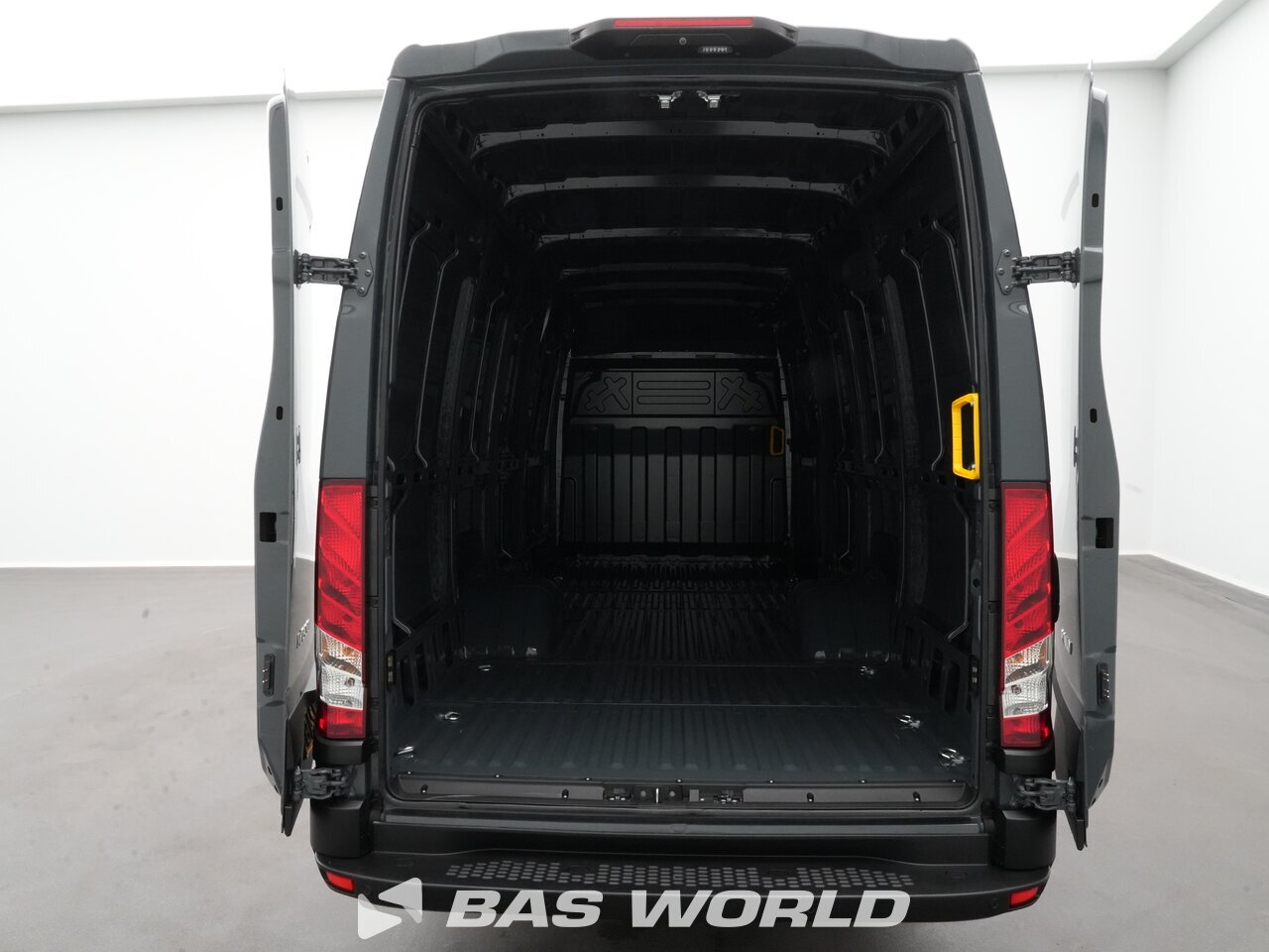 Other : Iveco Daily 35C21 شاحنة خفيفة بصندوق مغلق