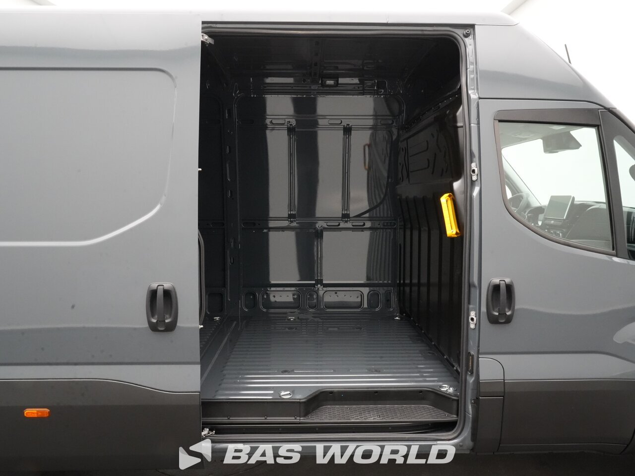 Other : Iveco Daily 35C21 شاحنة خفيفة بصندوق مغلق