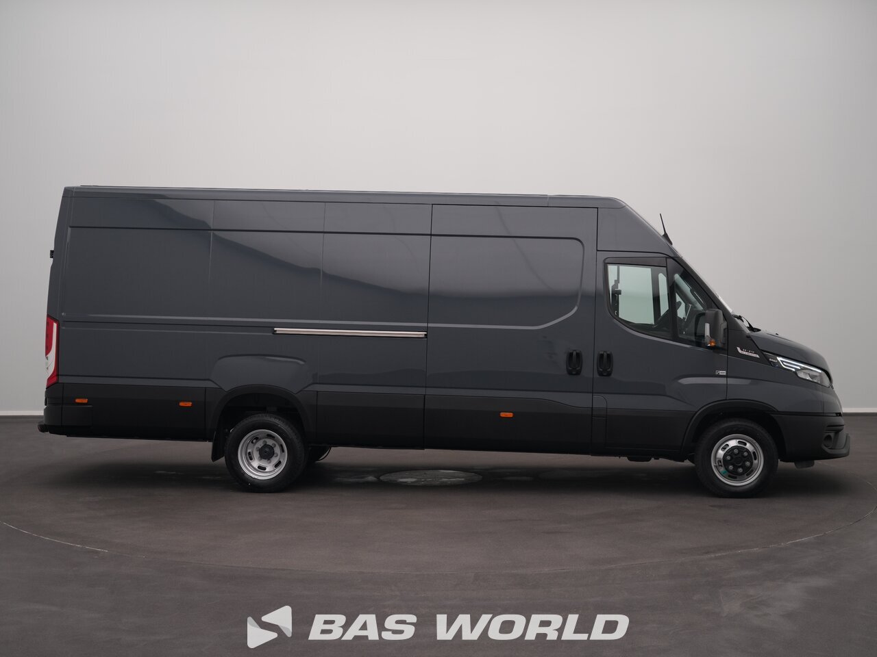 Other : Iveco Daily 35C21 شاحنة خفيفة بصندوق مغلق
