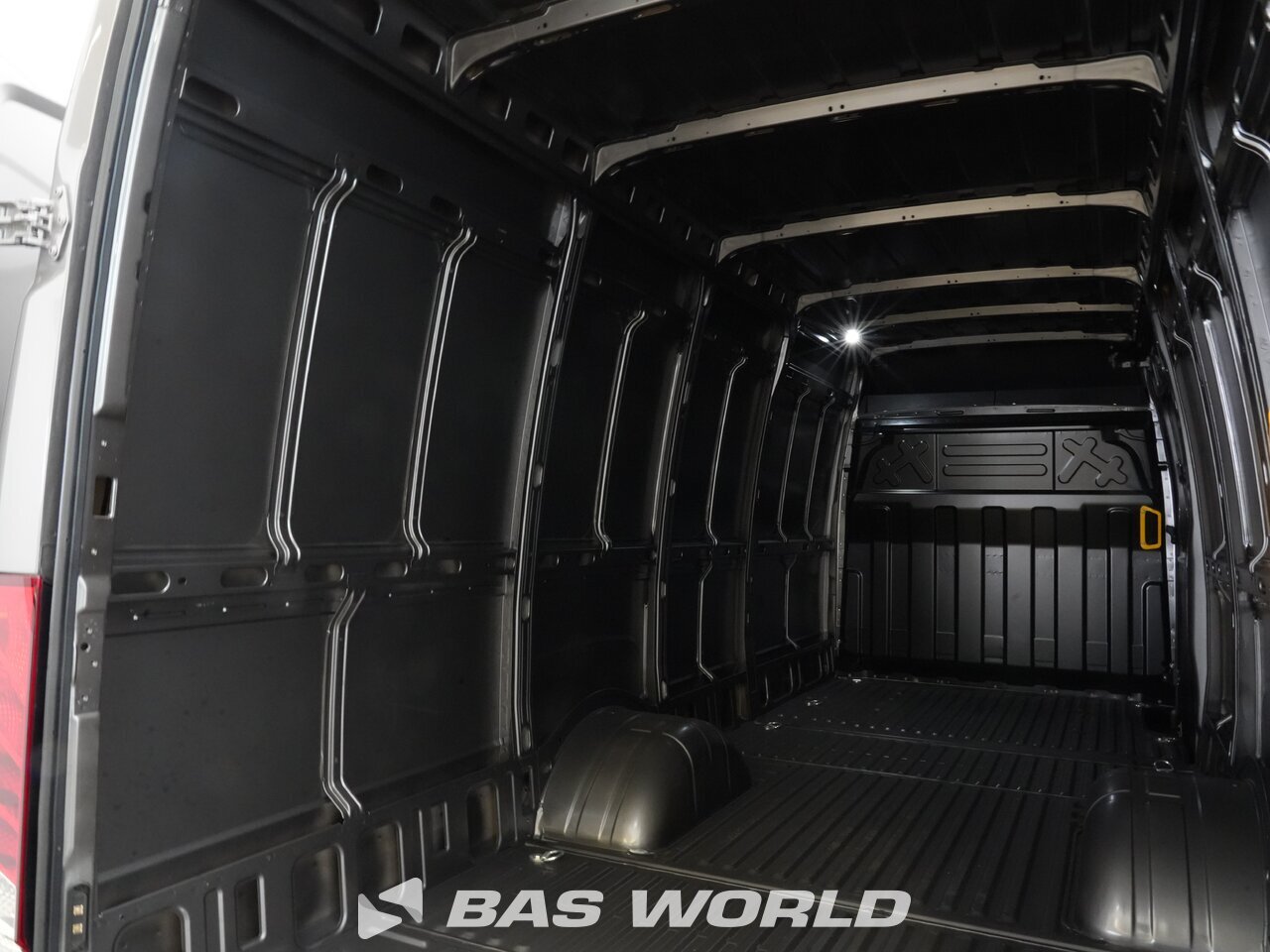 Other : Iveco Daily 35C21 Затворен ван