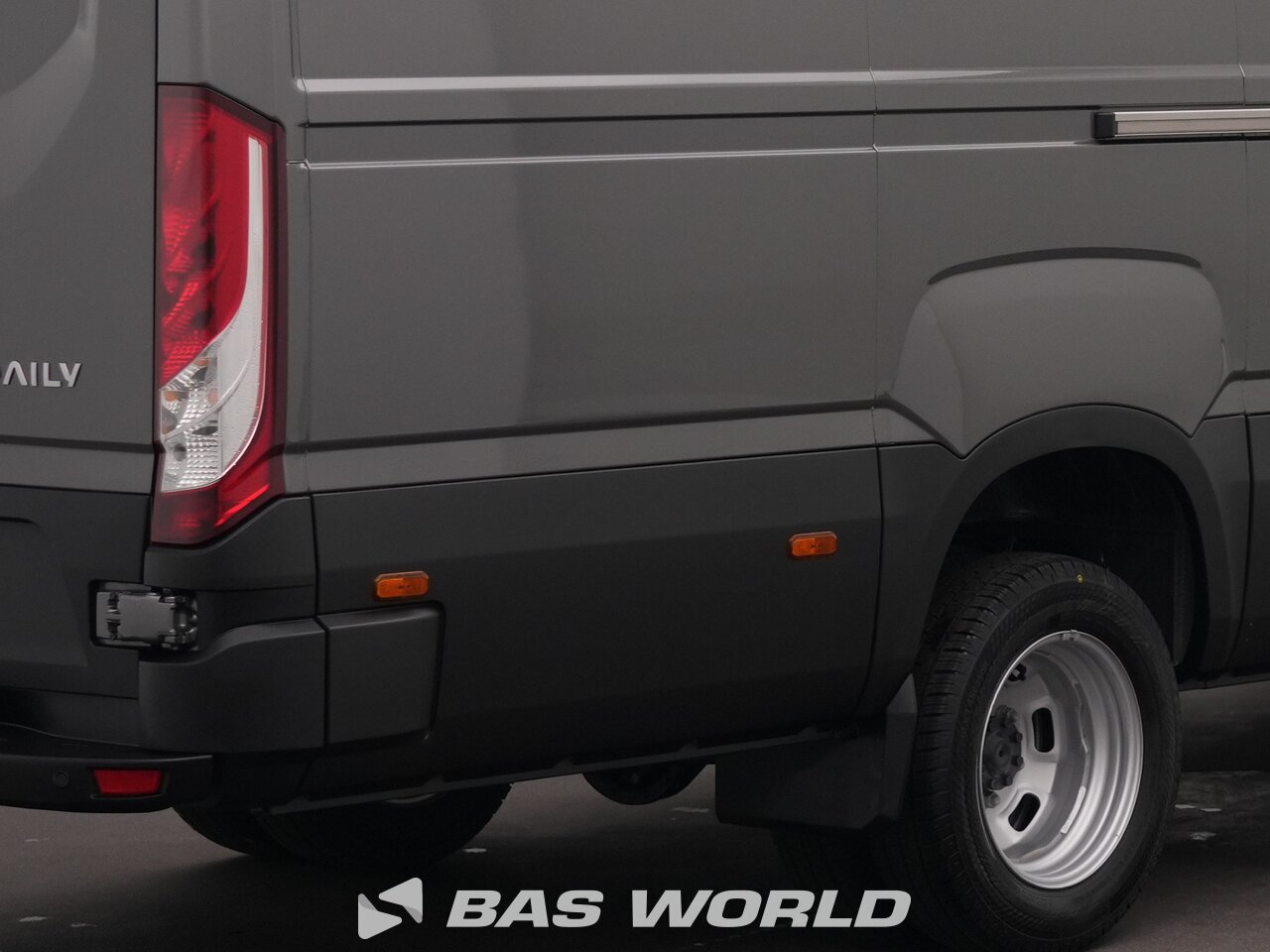 Other : Iveco Daily 35C21 Затворен ван