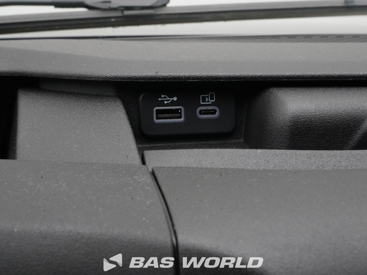 Other : Iveco Daily 35C21 Затворен ван