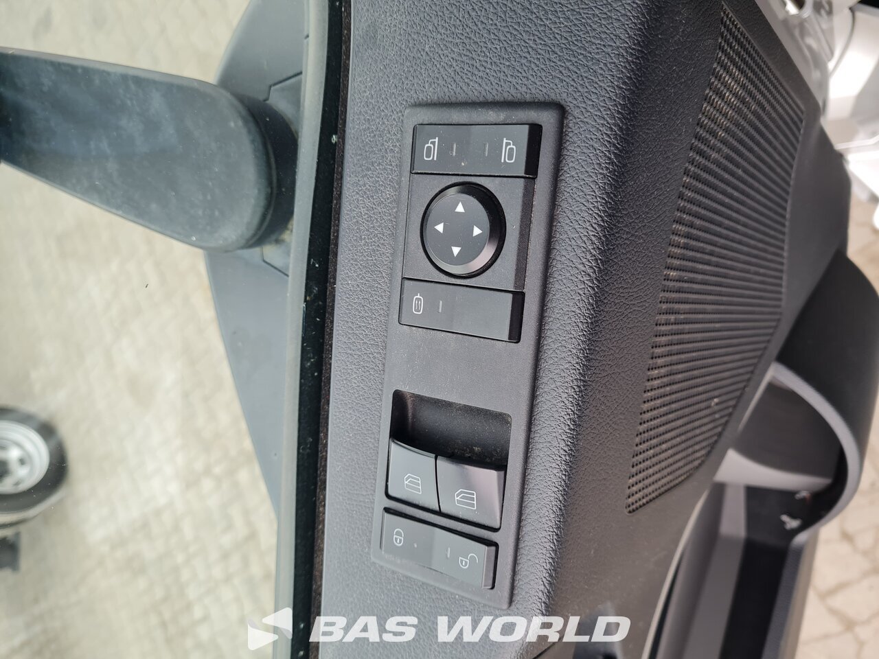 Other : Mercedes Antos 1830 Nacelle élévatrice