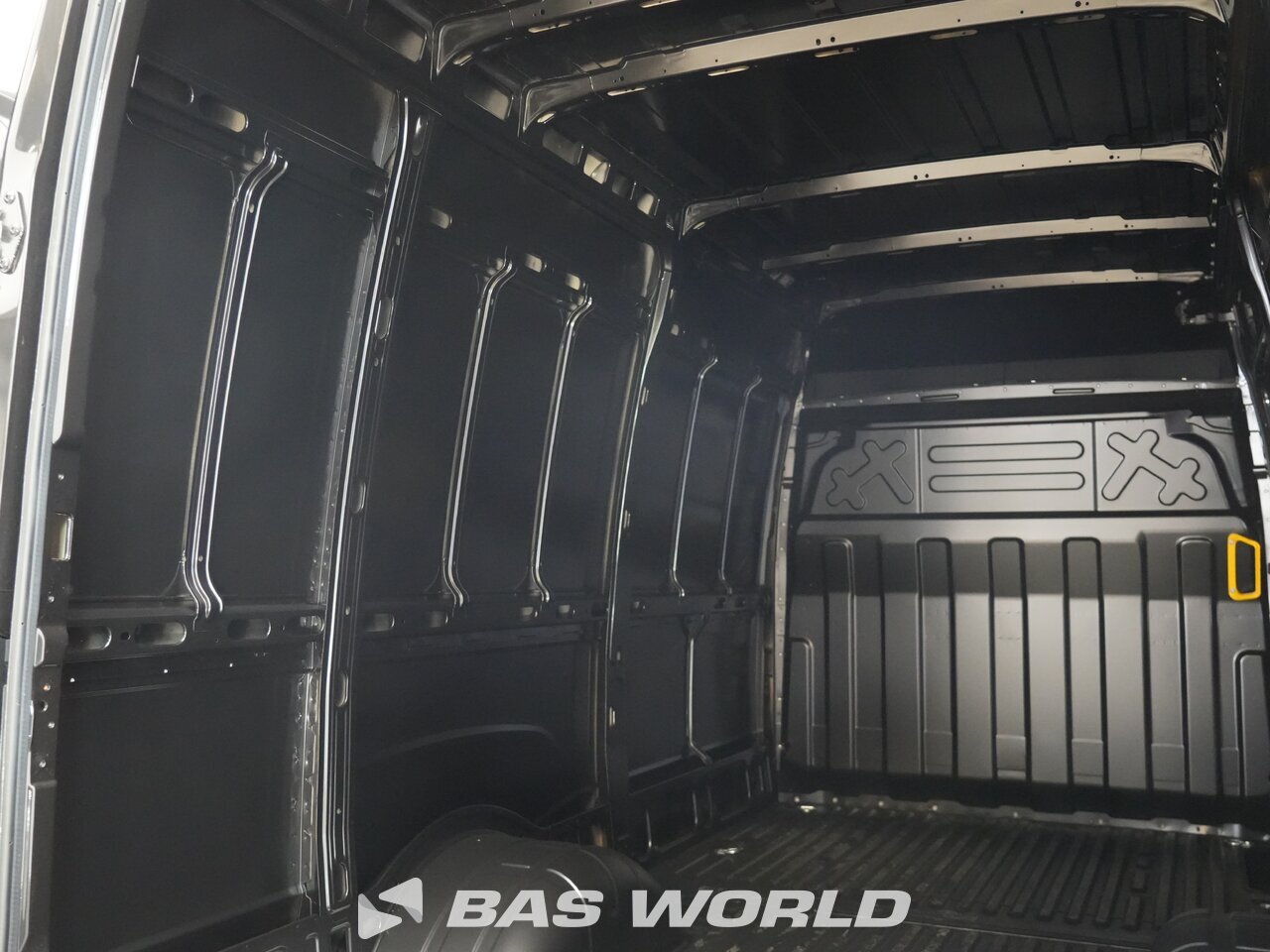 Other : Iveco Daily 35C21 Затворен ван