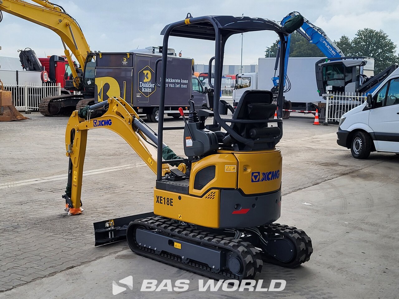 Other : XCMG XE18 E حفارة صغيرة أقل من 10 طن (حفارات صغيرة)