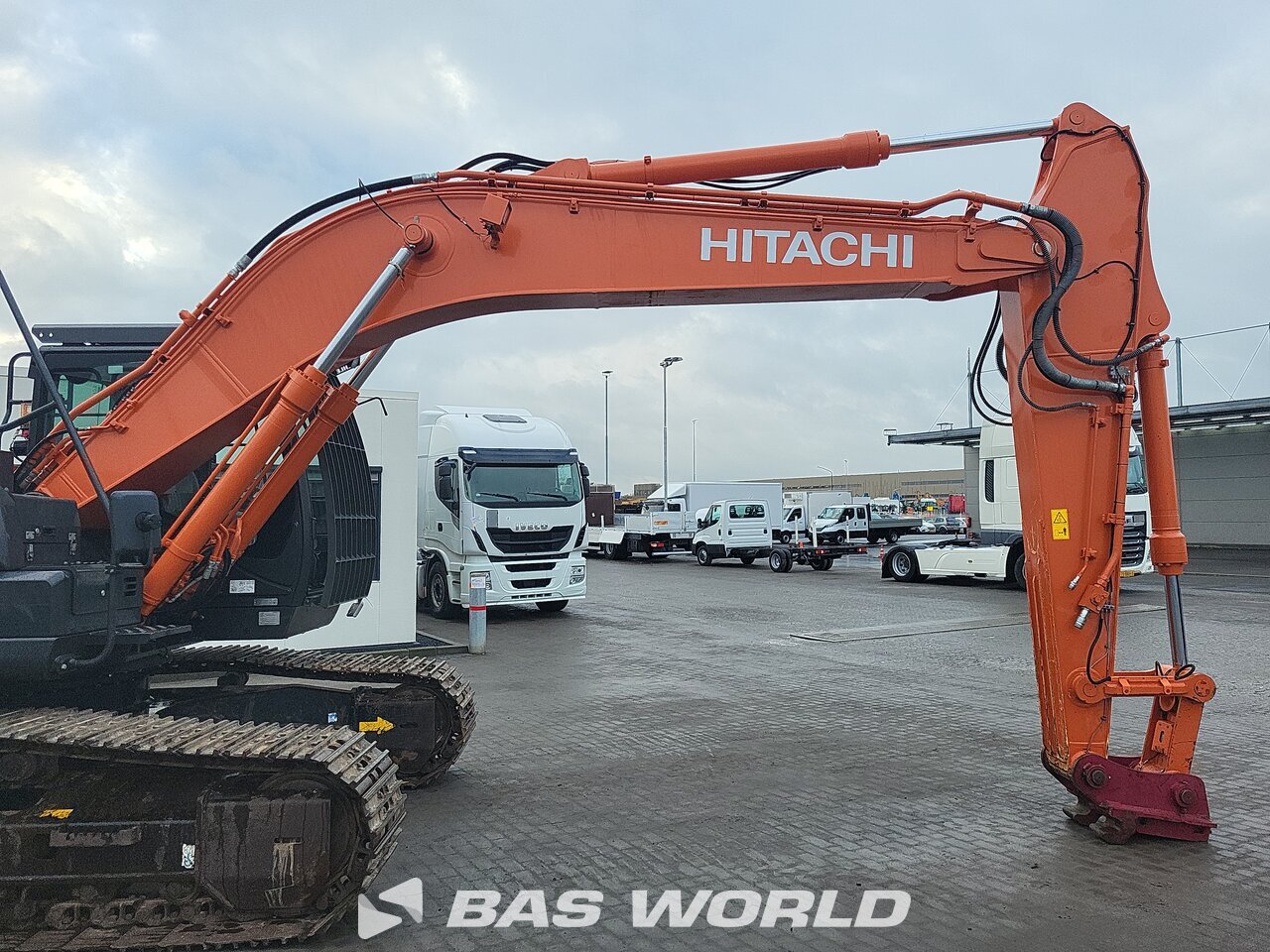 Hitachi ZX210 LC -6 Crawler excavators - BAS World
