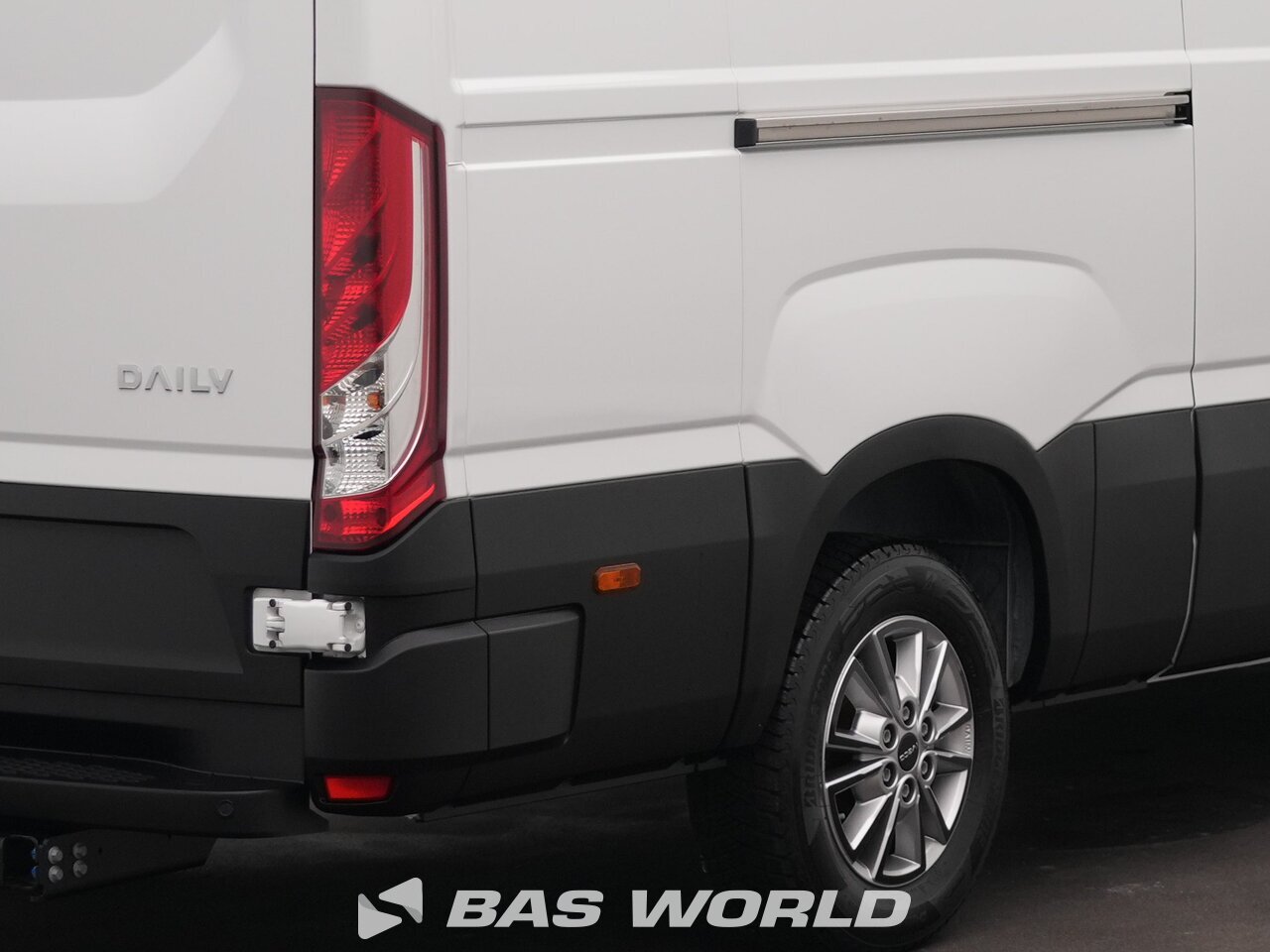 Other : Iveco Daily 35S21 Затворен ван