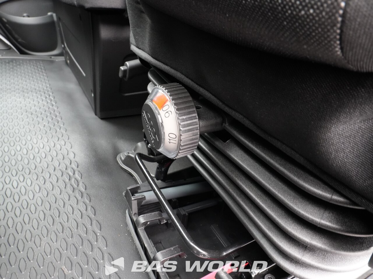 Other : Iveco Daily 35S21 Затворен ван