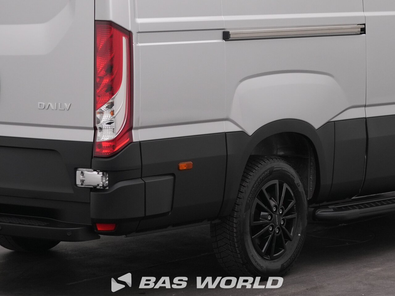 Other : Iveco Daily 35S21 شاحنة خفيفة بصندوق مغلق